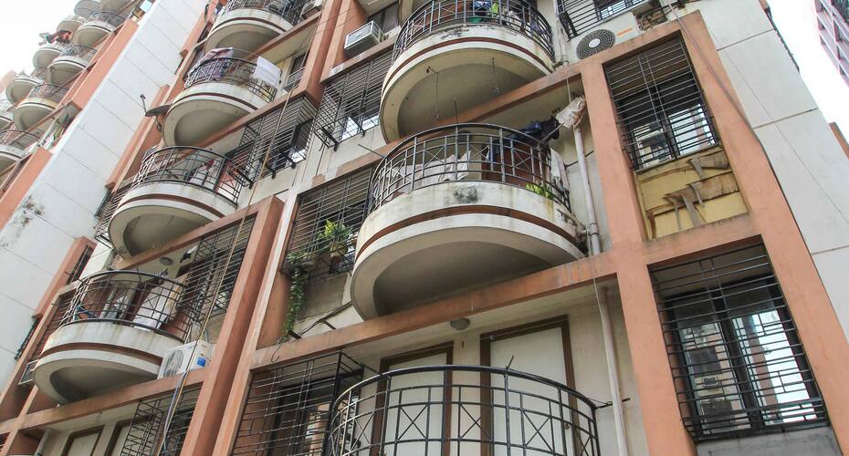 Mirchi Bite Service Apartment (B-5-403), Kolkata 1
